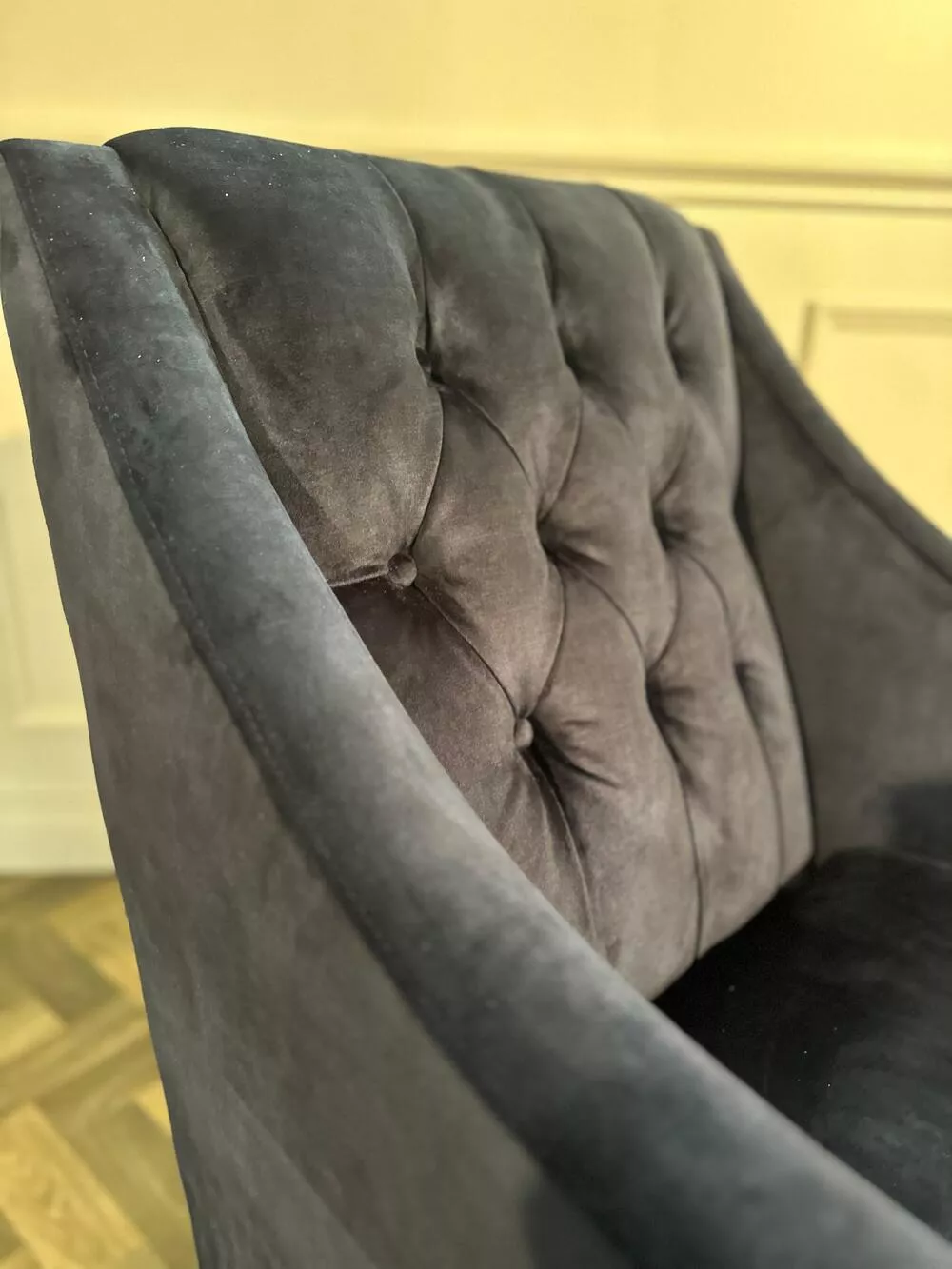 Carter Chair Button